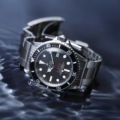 Presented in 1967, the Oyster Perpetual Sea-Dweller was created to accompany the pioneers of deep-sea diving.
