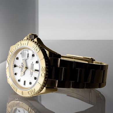 The Oyster Perpetual Yacht-Master, the emblematic nautical watch, embodies the privileged ties between Rolex and the world of sailing since the 1950s.